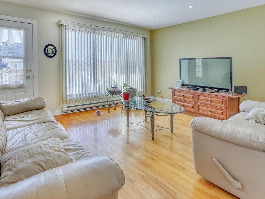









7375

 - 7377


Rue Follereau

,
Montréal (Saint-Léonard),




QC
H1S2L3

