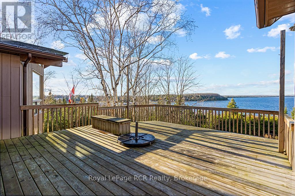 












92 MOORE STREET

,
Northern Bruce Peninsula,




Ontario
N0H1W0

