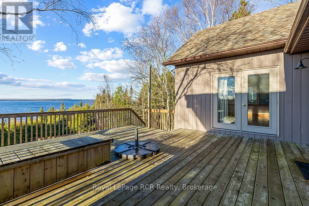 












92 MOORE STREET

,
Northern Bruce Peninsula,




Ontario
N0H1W0

