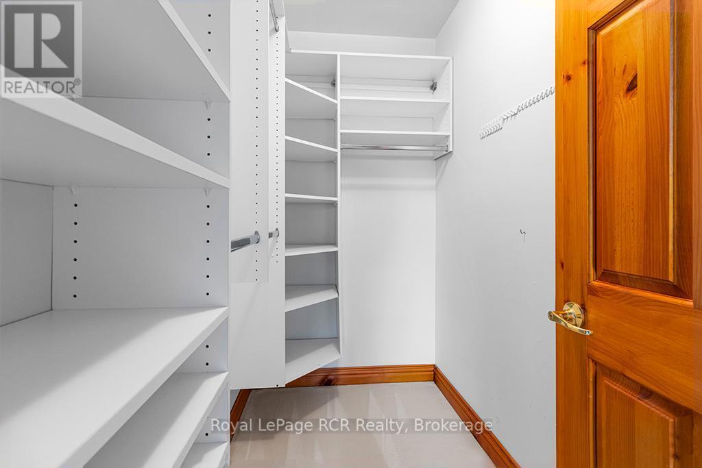 












92 MOORE STREET

,
Northern Bruce Peninsula,




Ontario
N0H1W0

