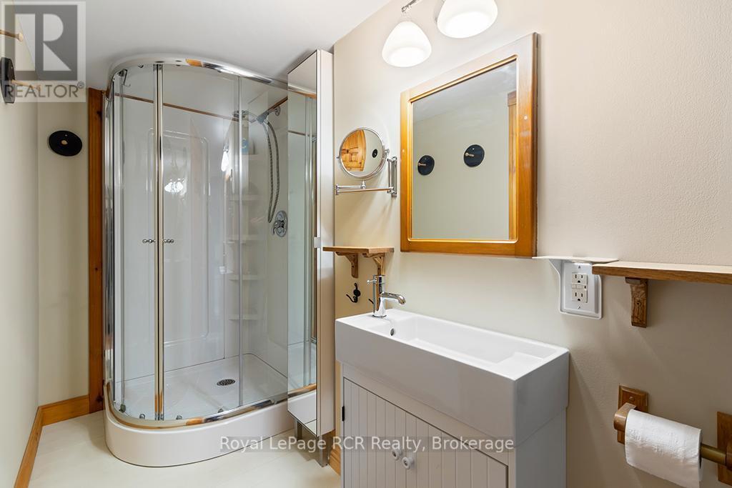 












92 MOORE STREET

,
Northern Bruce Peninsula,




Ontario
N0H1W0

