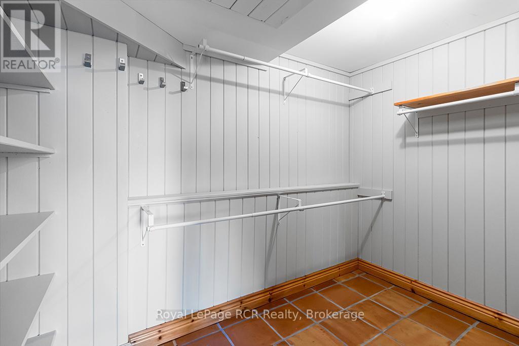 












92 MOORE STREET

,
Northern Bruce Peninsula,




Ontario
N0H1W0

