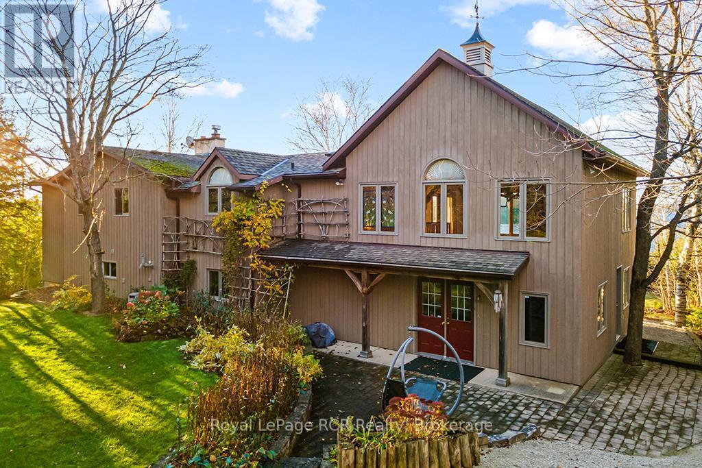 












92 MOORE STREET

,
Northern Bruce Peninsula,




Ontario
N0H1W0

