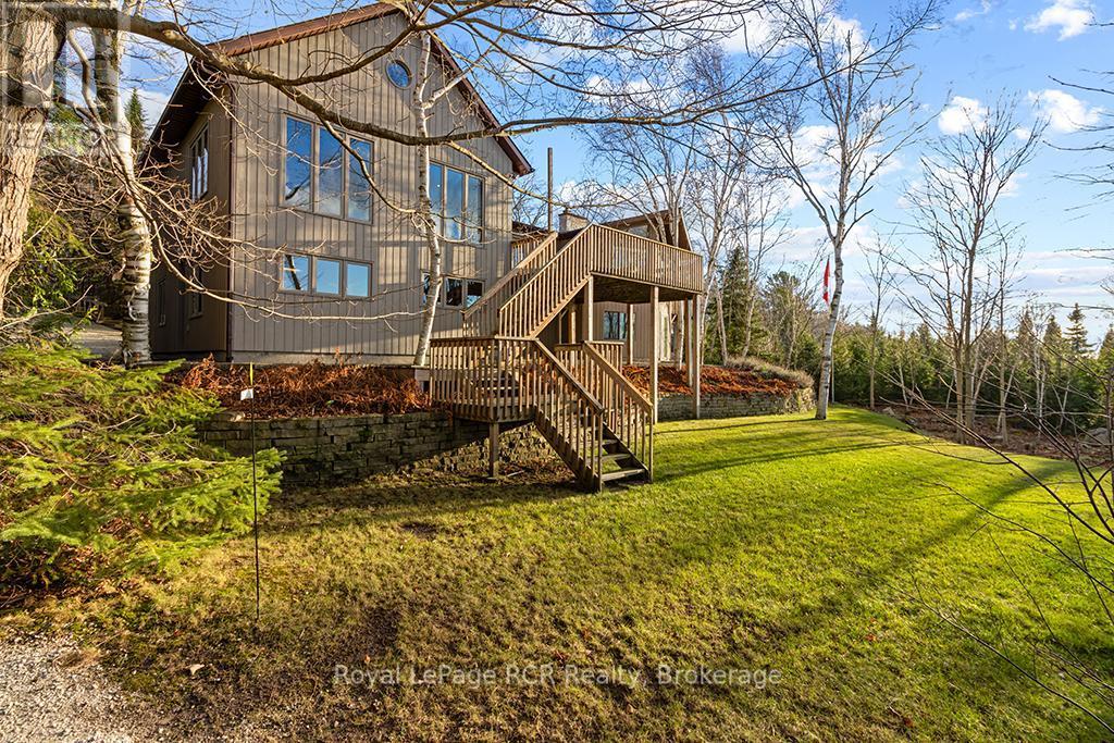 












92 MOORE STREET

,
Northern Bruce Peninsula,




Ontario
N0H1W0

