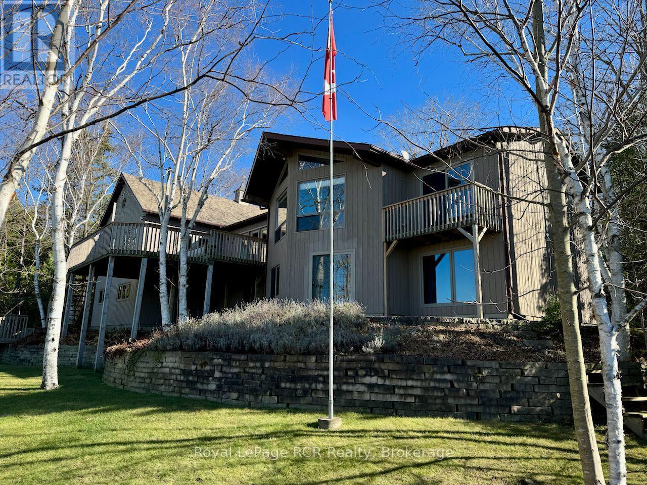 












92 MOORE STREET

,
Northern Bruce Peninsula,




Ontario
N0H1W0

