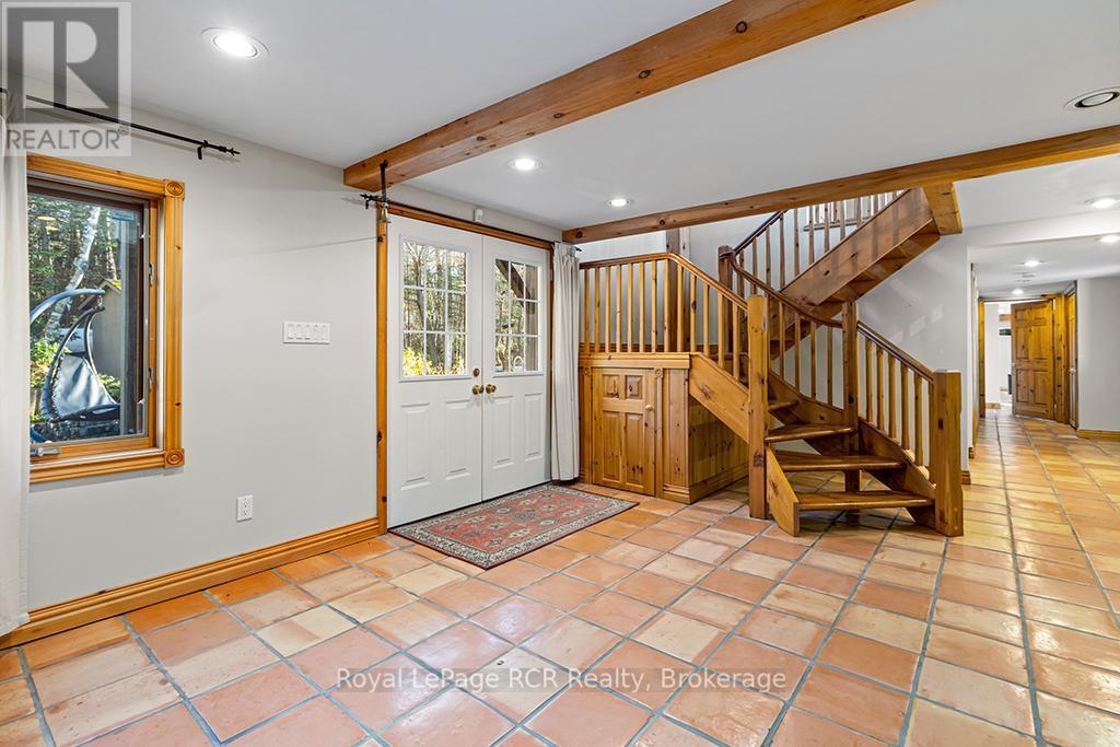 












92 MOORE STREET

,
Northern Bruce Peninsula,




Ontario
N0H1W0

