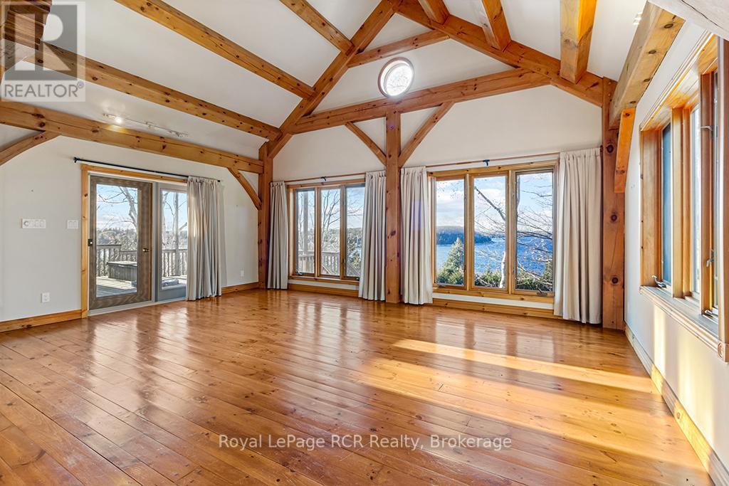 












92 MOORE STREET

,
Northern Bruce Peninsula,




Ontario
N0H1W0

