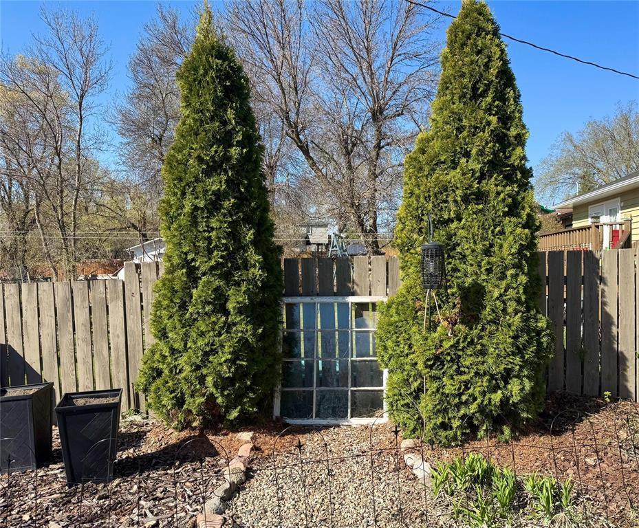 












461 Galt Street

,
Virden,




Manitoba
R0M2C0

