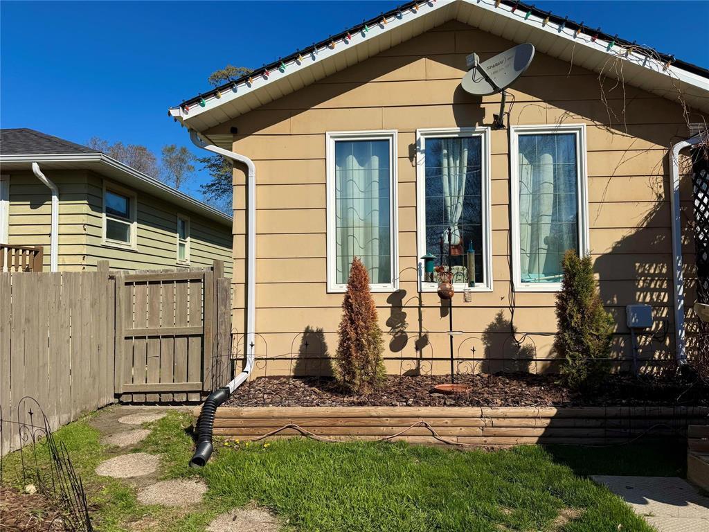 












461 Galt Street

,
Virden,




Manitoba
R0M2C0

