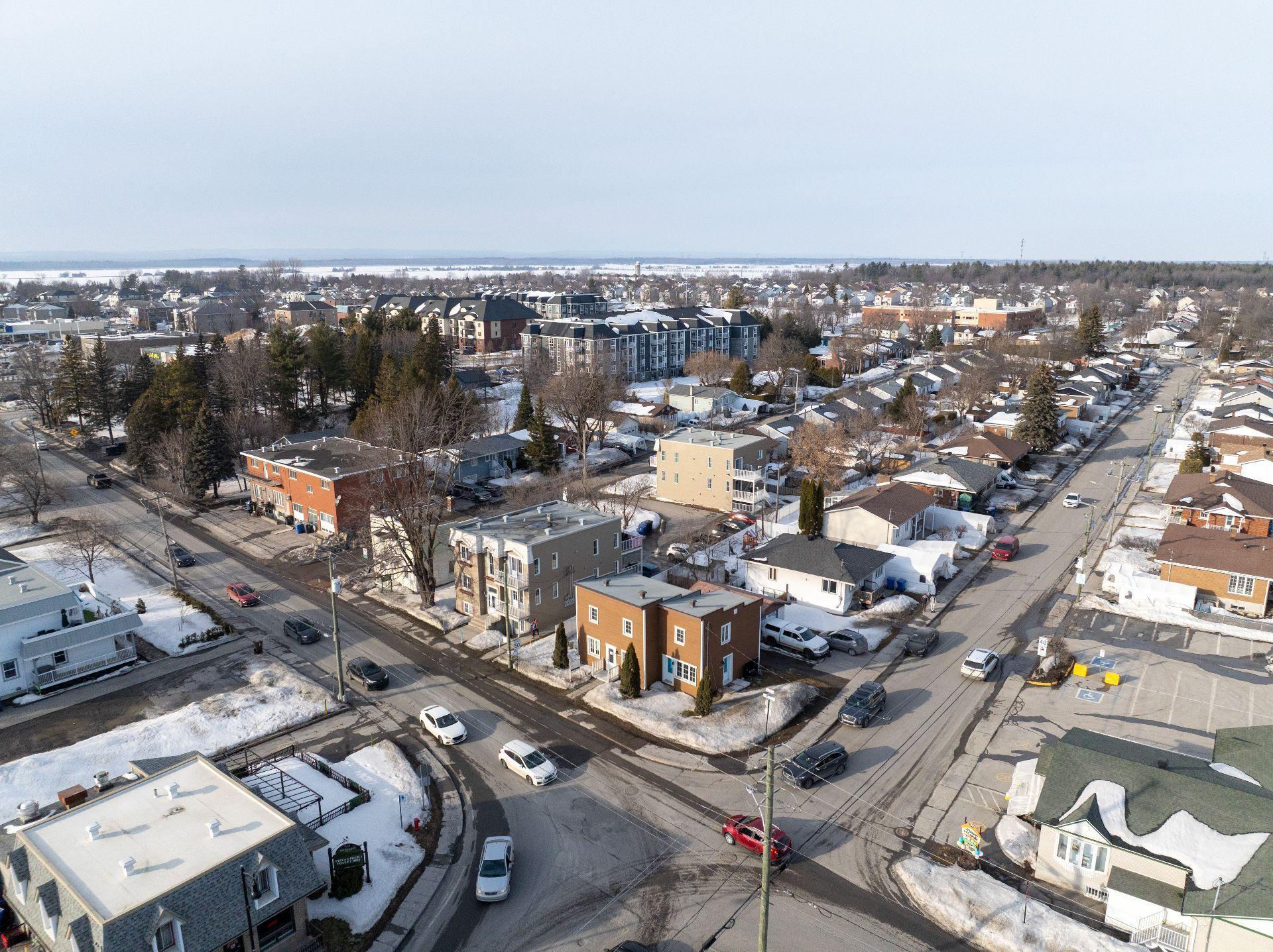 









400


Boul. Ste-Anne

,
Sainte-Anne-des-Plaines,




QC
J5N3P5

