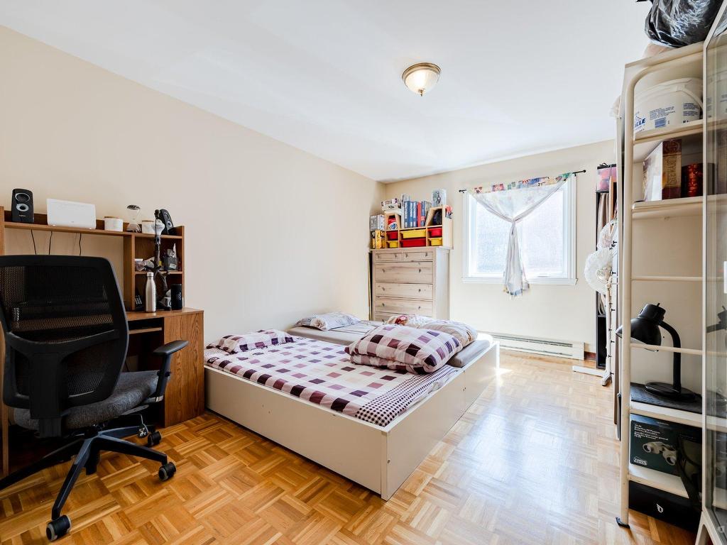 









3450


Rue St-Antoine O.

, 3,
Montréal (Le Sud-Ouest),




QC
H4C1A8

