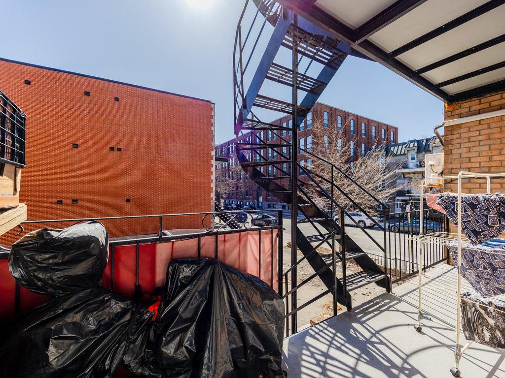 









3450


Rue St-Antoine O.

, 3,
Montréal (Le Sud-Ouest),




QC
H4C1A8

