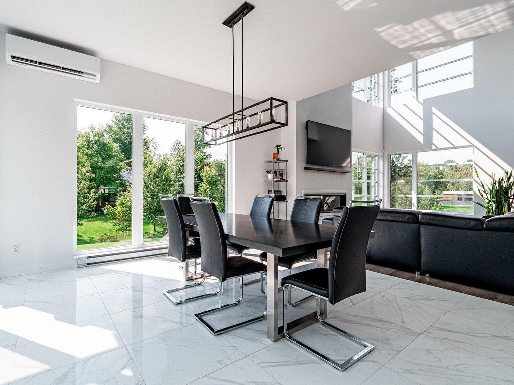 









3620


Rue de l'Albatros

,
Sherbrooke (Brompton/Rock Forest/Saint-Élie/Deauville),




QC
J1H0J3

