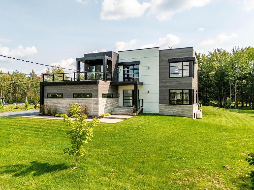 









3620


Rue de l'Albatros

,
Sherbrooke (Brompton/Rock Forest/Saint-Élie/Deauville),




QC
J1H0J3

