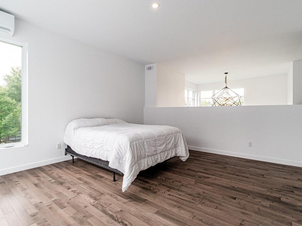 









3620


Rue de l'Albatros

,
Sherbrooke (Brompton/Rock Forest/Saint-Élie/Deauville),




QC
J1H0J3

