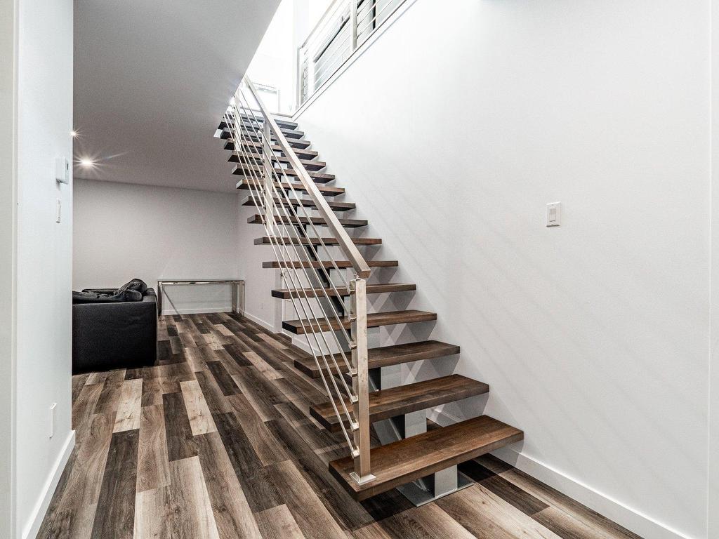 









3620


Rue de l'Albatros

,
Sherbrooke (Brompton/Rock Forest/Saint-Élie/Deauville),




QC
J1H0J3

