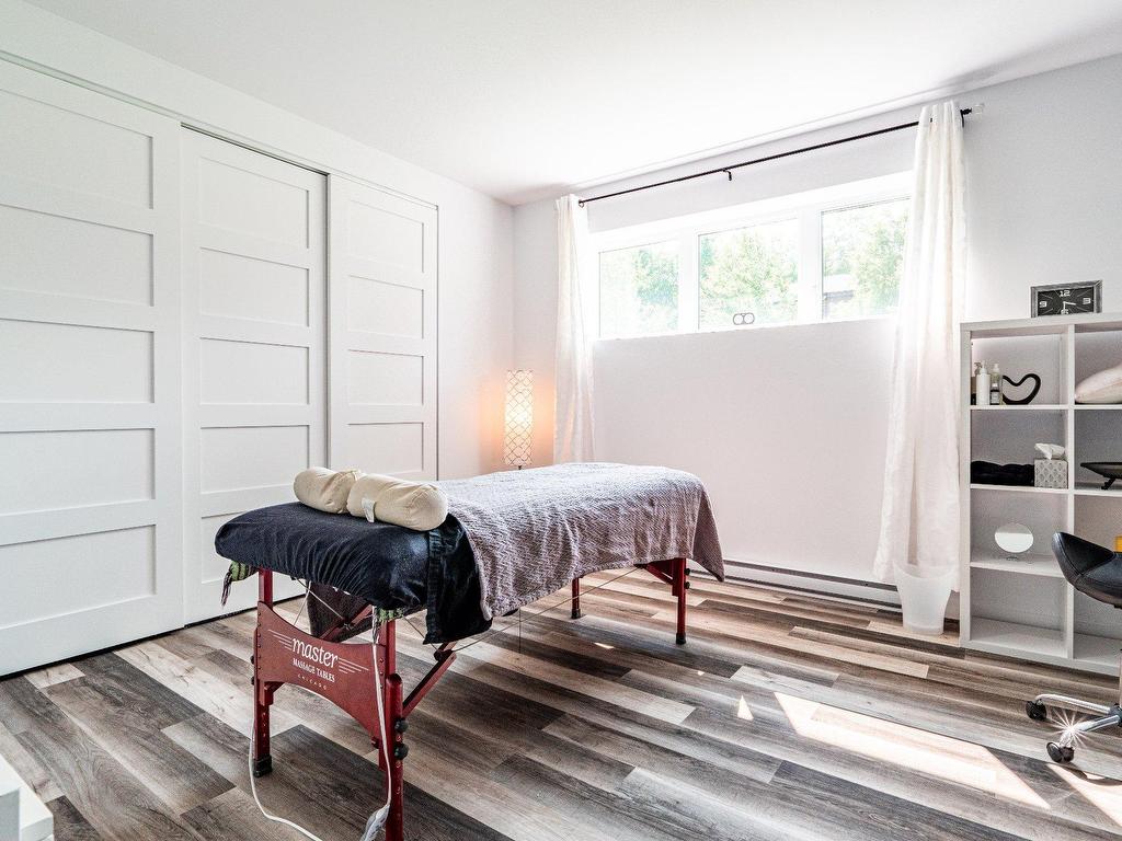 









3620


Rue de l'Albatros

,
Sherbrooke (Brompton/Rock Forest/Saint-Élie/Deauville),




QC
J1H0J3

