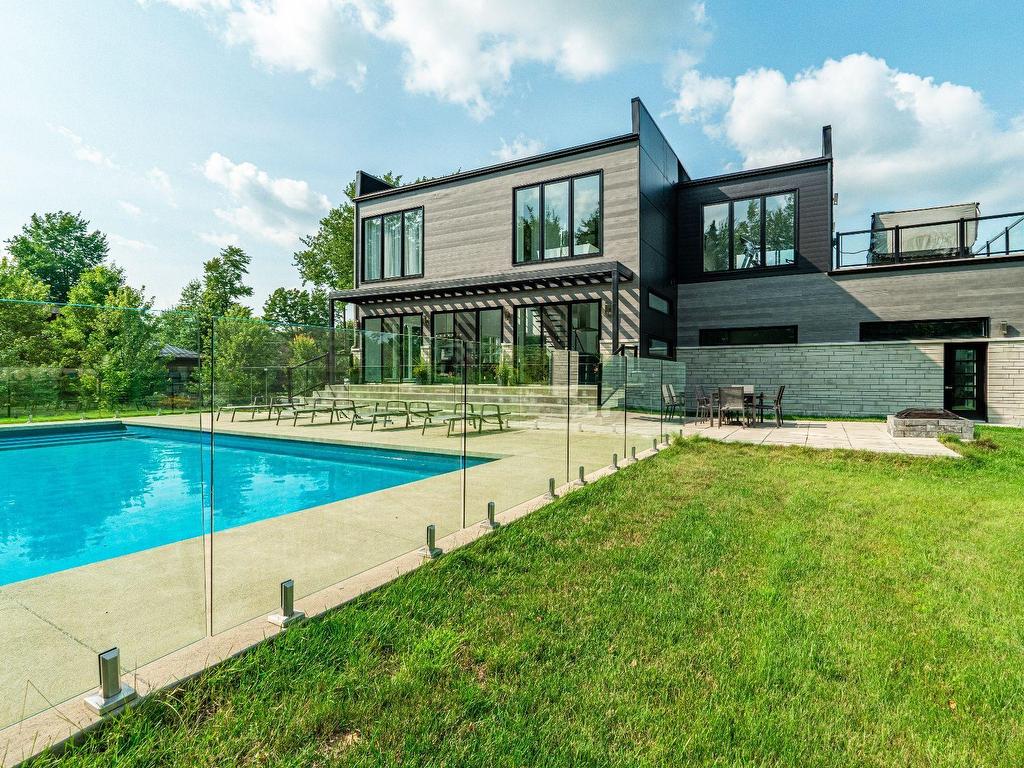 









3620


Rue de l'Albatros

,
Sherbrooke (Brompton/Rock Forest/Saint-Élie/Deauville),




QC
J1H0J3

