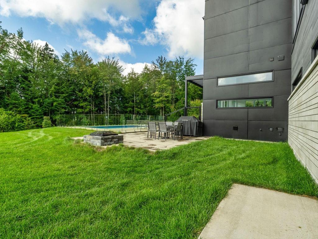 









3620


Rue de l'Albatros

,
Sherbrooke (Brompton/Rock Forest/Saint-Élie/Deauville),




QC
J1H0J3


