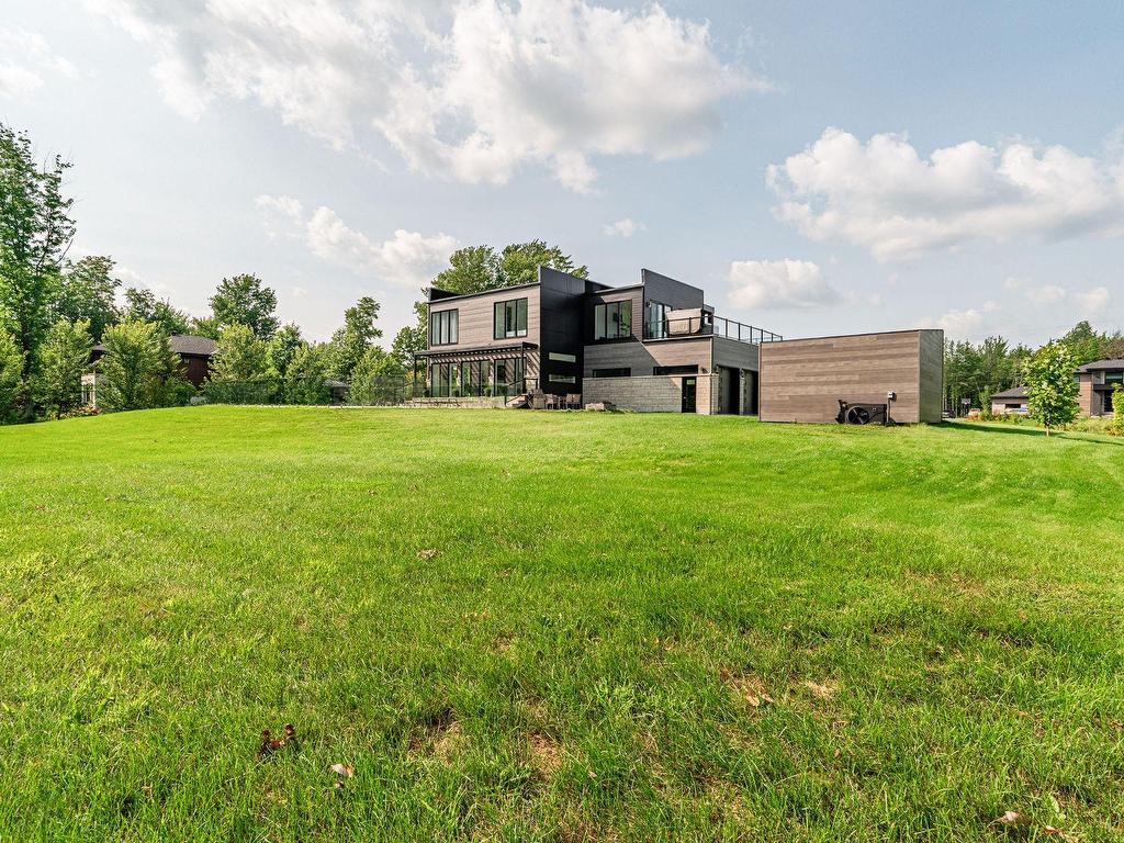









3620


Rue de l'Albatros

,
Sherbrooke (Brompton/Rock Forest/Saint-Élie/Deauville),




QC
J1H0J3

