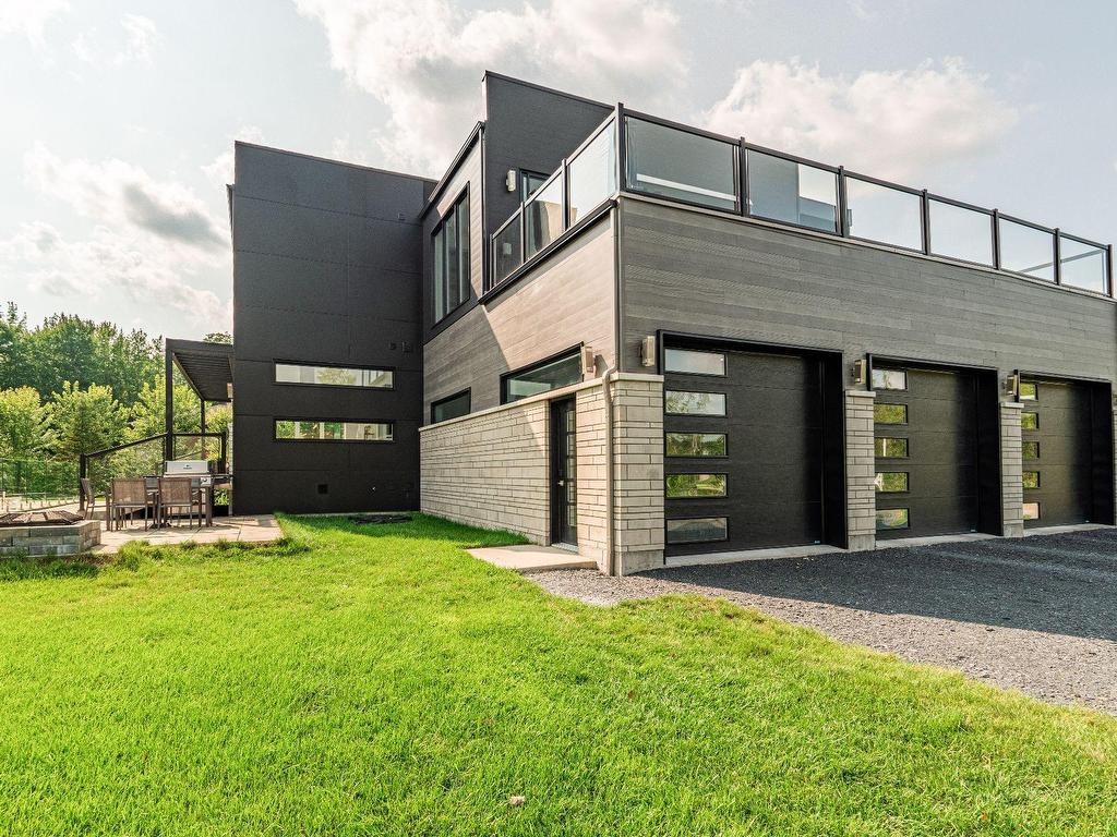 









3620


Rue de l'Albatros

,
Sherbrooke (Brompton/Rock Forest/Saint-Élie/Deauville),




QC
J1H0J3

