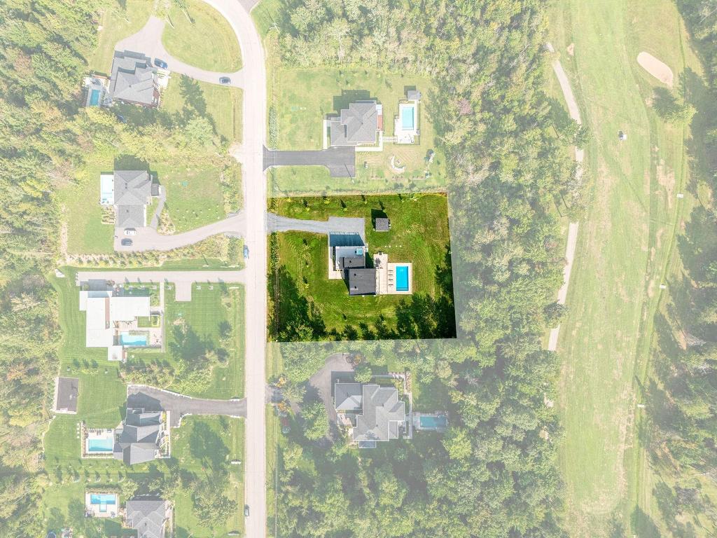 









3620


Rue de l'Albatros

,
Sherbrooke (Brompton/Rock Forest/Saint-Élie/Deauville),




QC
J1H0J3

