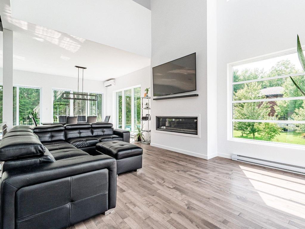 









3620


Rue de l'Albatros

,
Sherbrooke (Brompton/Rock Forest/Saint-Élie/Deauville),




QC
J1H0J3

