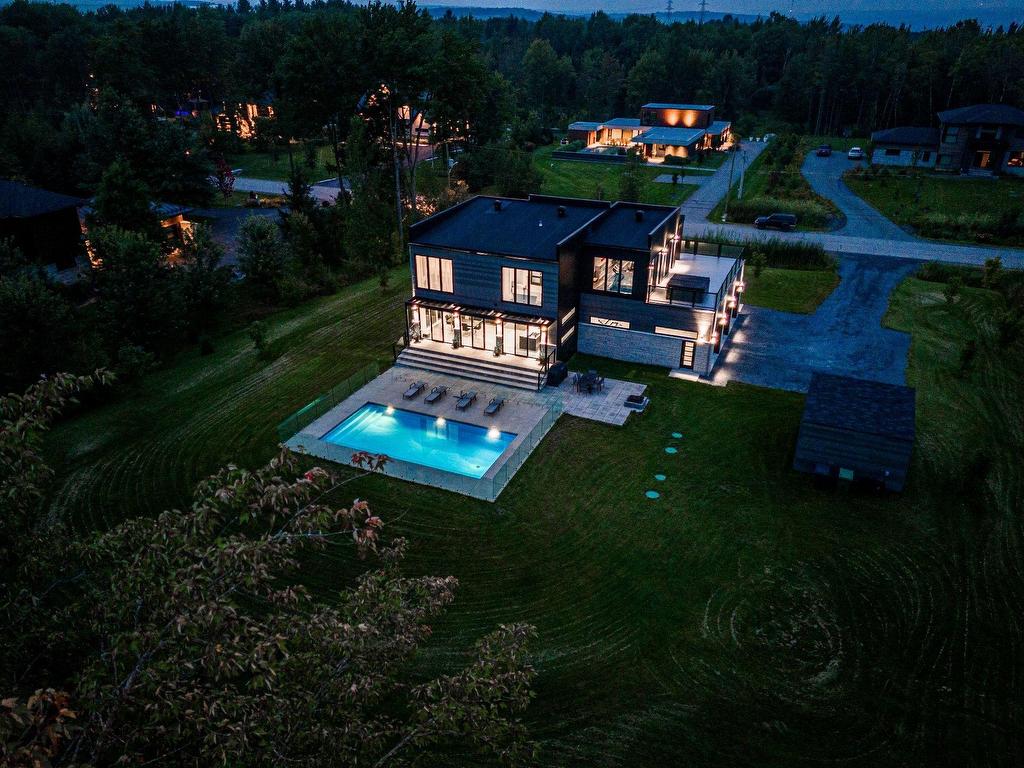 









3620


Rue de l'Albatros

,
Sherbrooke (Brompton/Rock Forest/Saint-Élie/Deauville),




QC
J1H0J3

