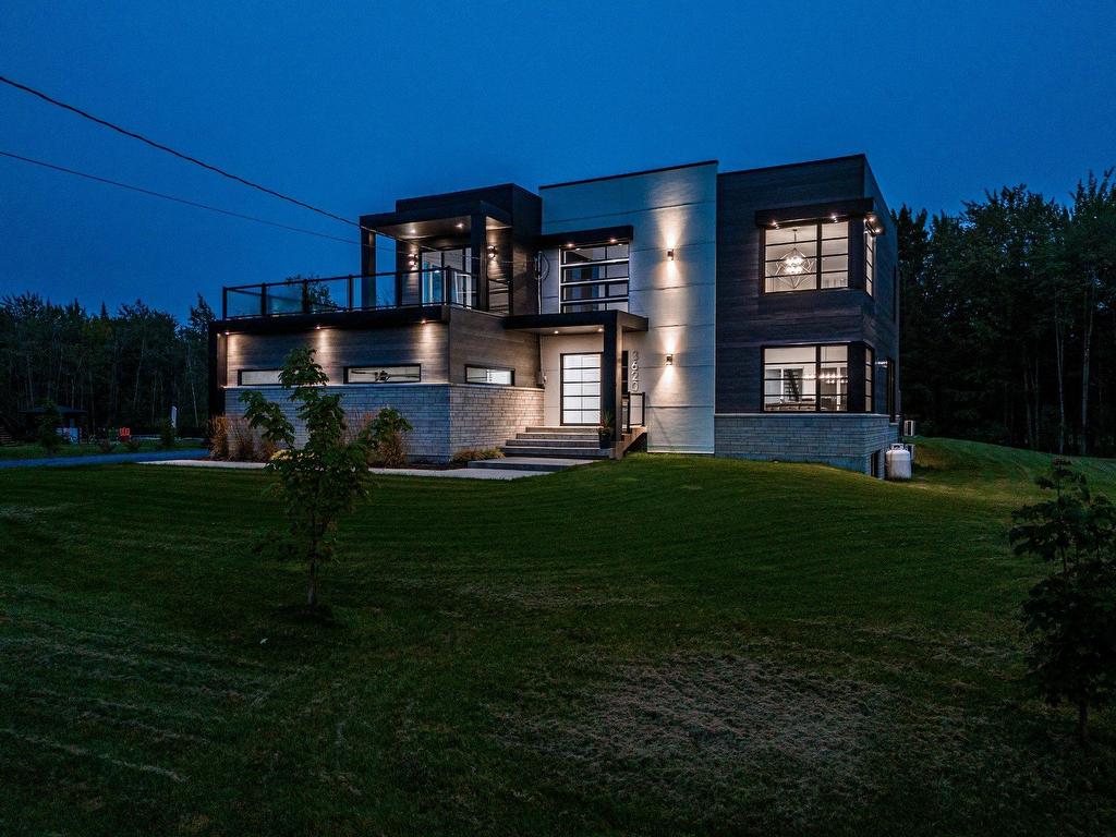 









3620


Rue de l'Albatros

,
Sherbrooke (Brompton/Rock Forest/Saint-Élie/Deauville),




QC
J1H0J3


