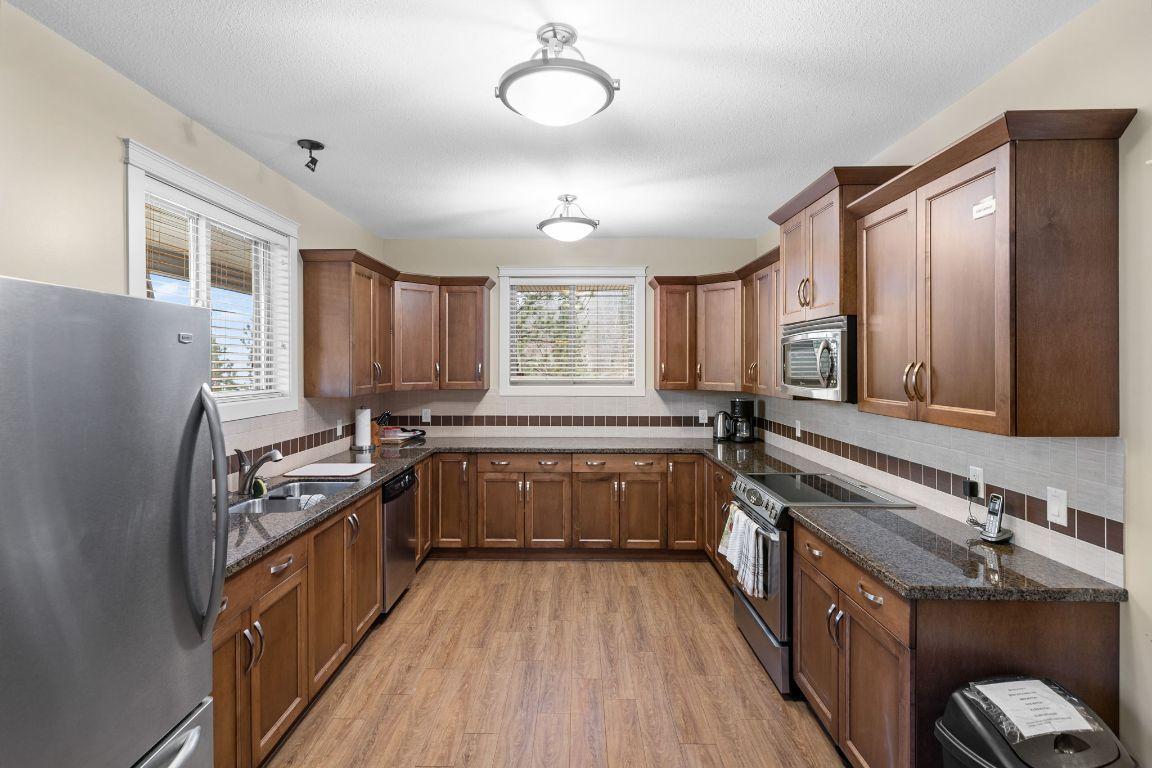 









4350


Ponderosa

Drive, 108,
Peachland,




BC
V0H 1X5

