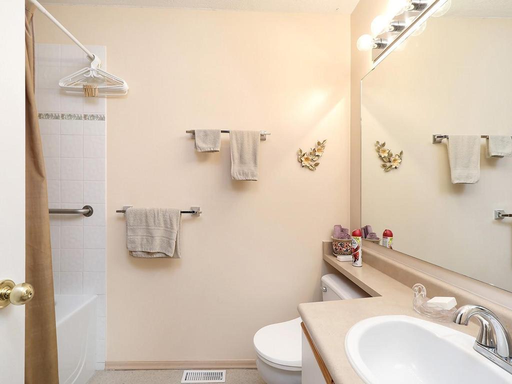 









1755


Willemar

Ave, 3,
Courtenay,




BC
V9N 3M5


