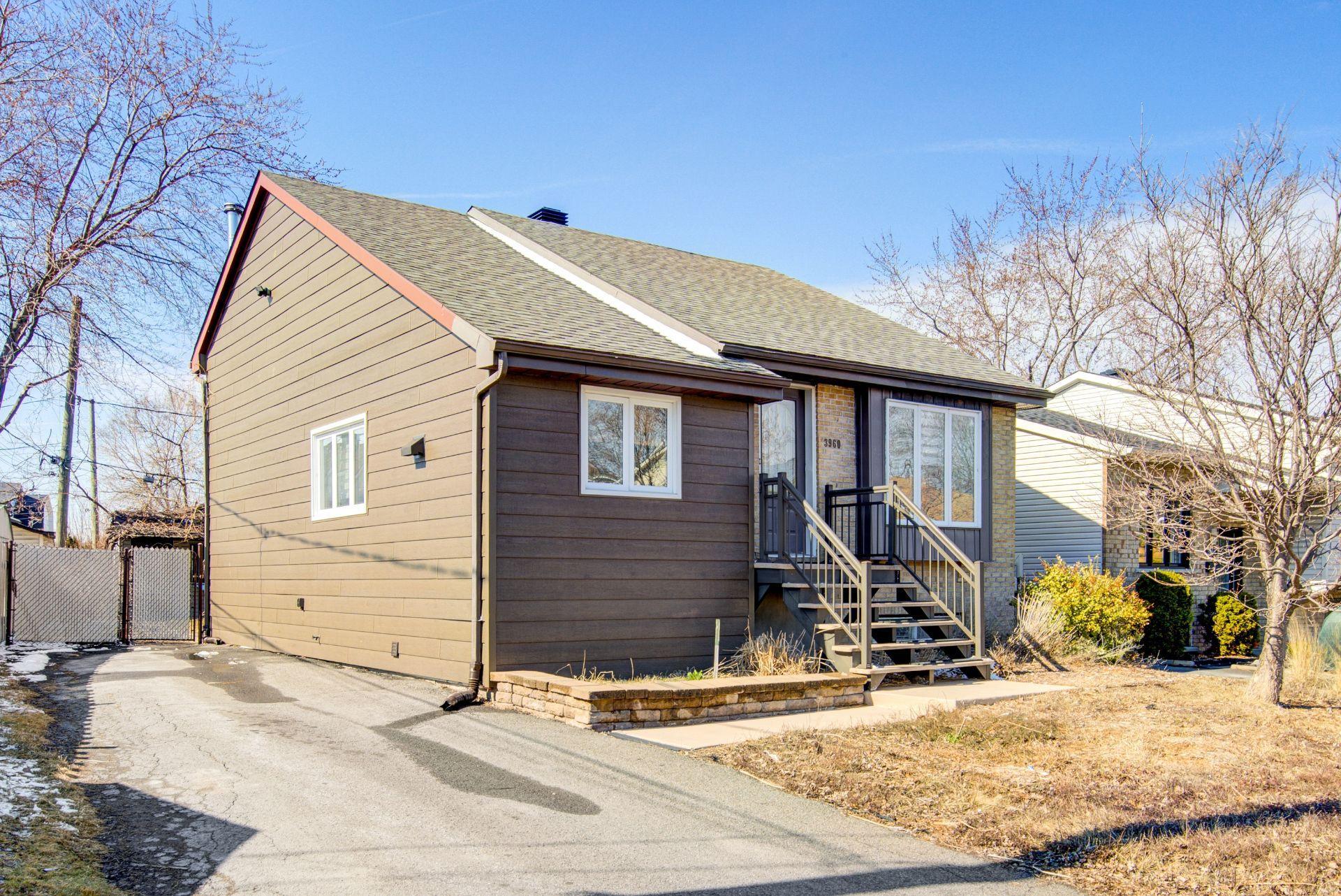 









3960


Rue Lessard

,
Longueuil (Saint-Hubert),




QC
J3Y8B7

