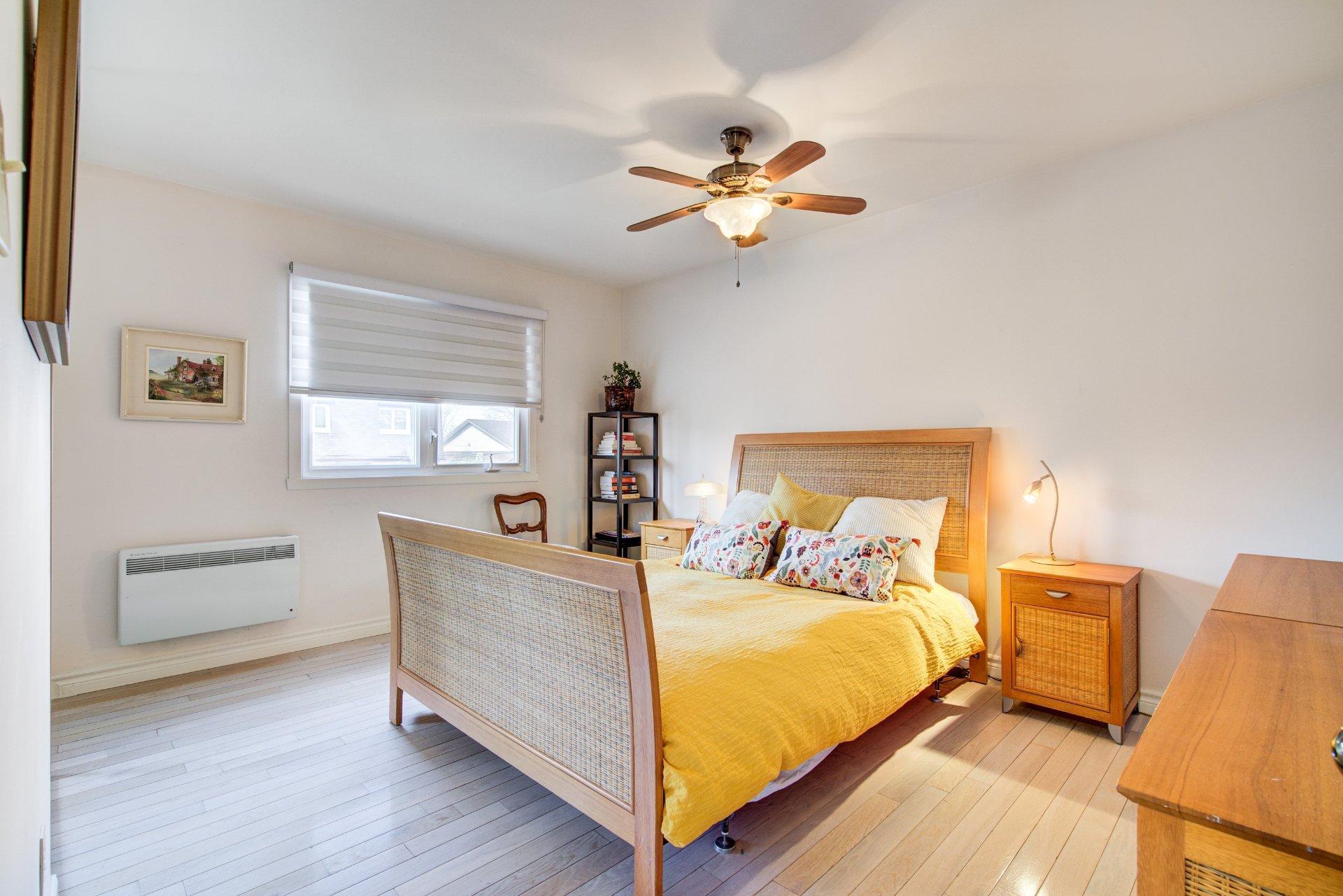 









3960


Rue Lessard

,
Longueuil (Saint-Hubert),




QC
J3Y8B7

