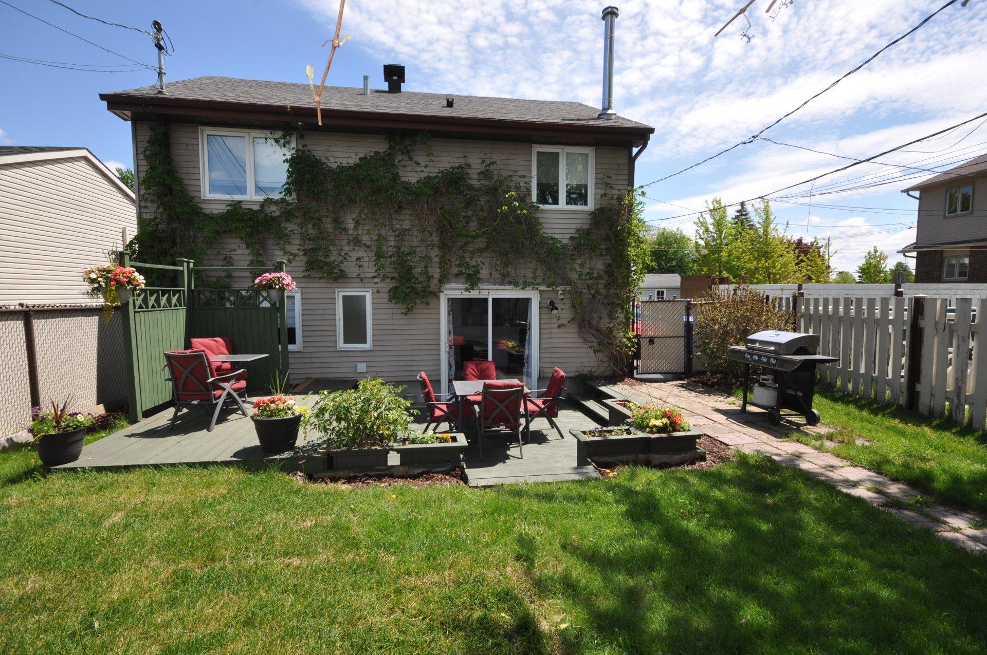









3960


Rue Lessard

,
Longueuil (Saint-Hubert),




QC
J3Y8B7

