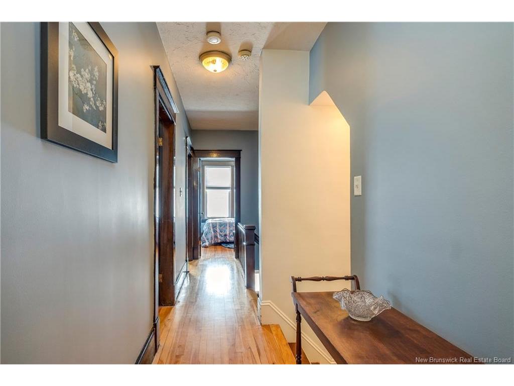 









425


Lutz

ST,
Moncton,




NB
E1C 5H2

