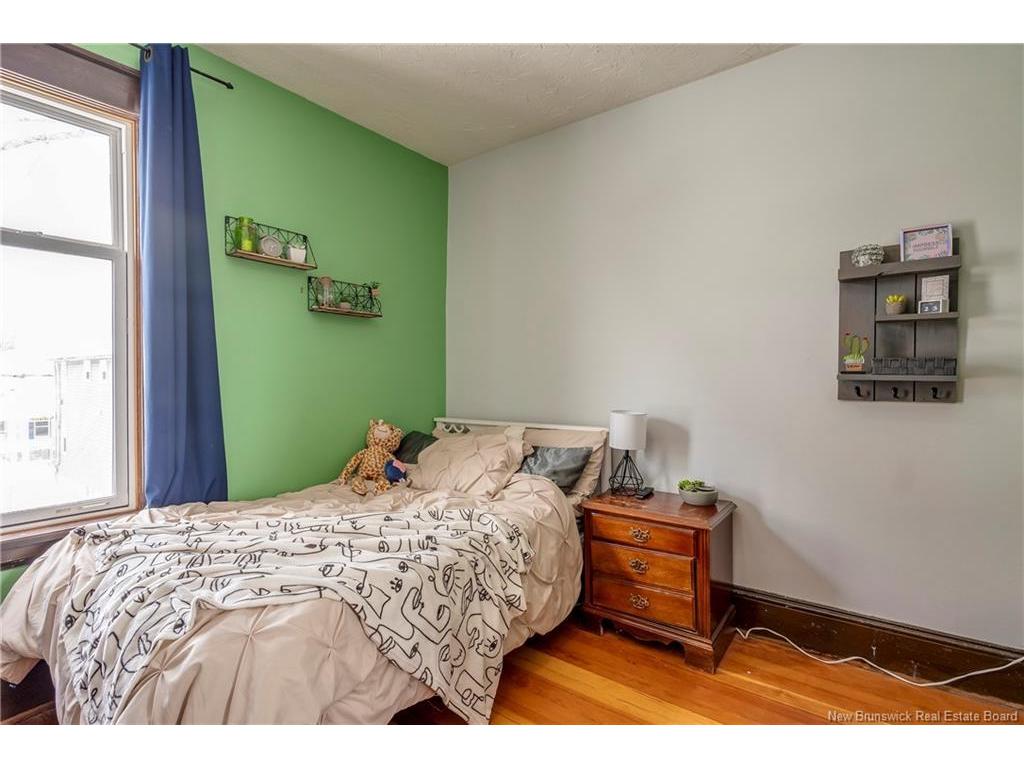 









425


Lutz

ST,
Moncton,




NB
E1C 5H2

