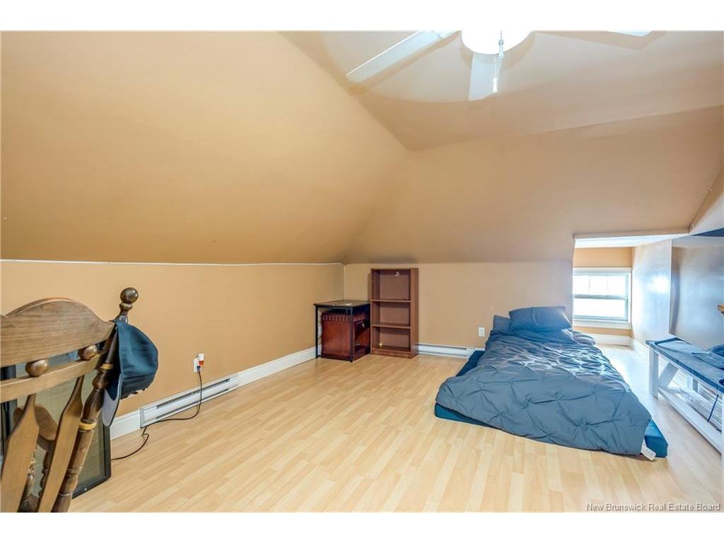 









425


Lutz

ST,
Moncton,




NB
E1C 5H2

