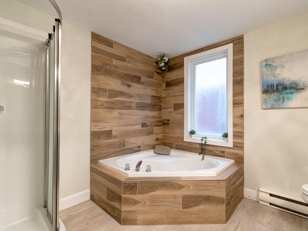 









3033


Rue des Émeraudes

, 202,
Saint-Hubert (Longueuil),




QC
J4T3T7

