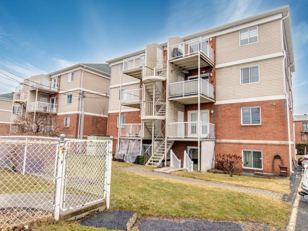 









3033


Rue des Émeraudes

, 202,
Saint-Hubert (Longueuil),




QC
J4T3T7

