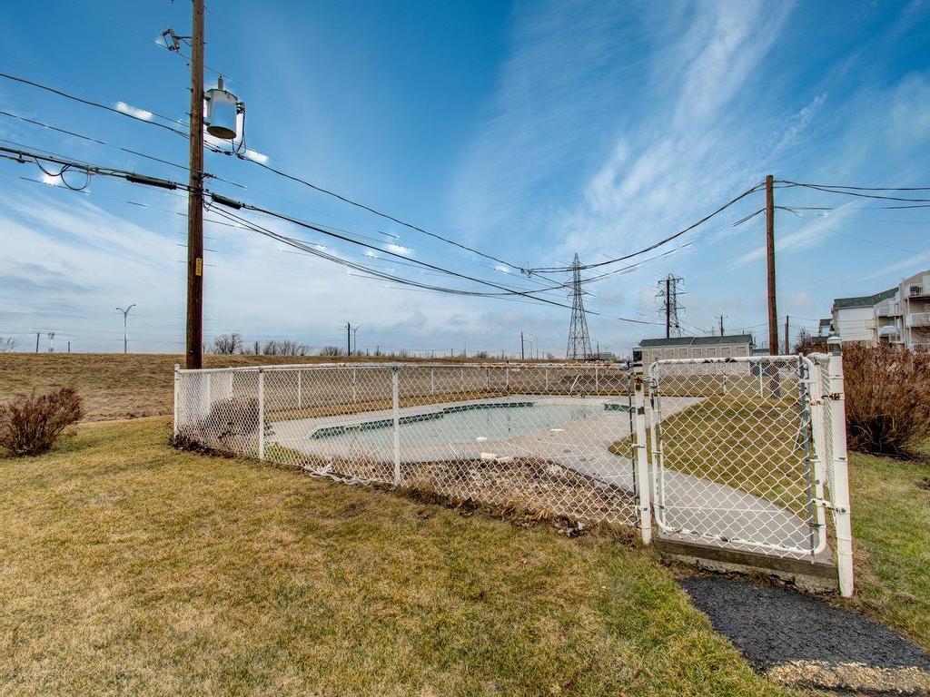 









3033


Rue des Émeraudes

, 202,
Saint-Hubert (Longueuil),




QC
J4T3T7

