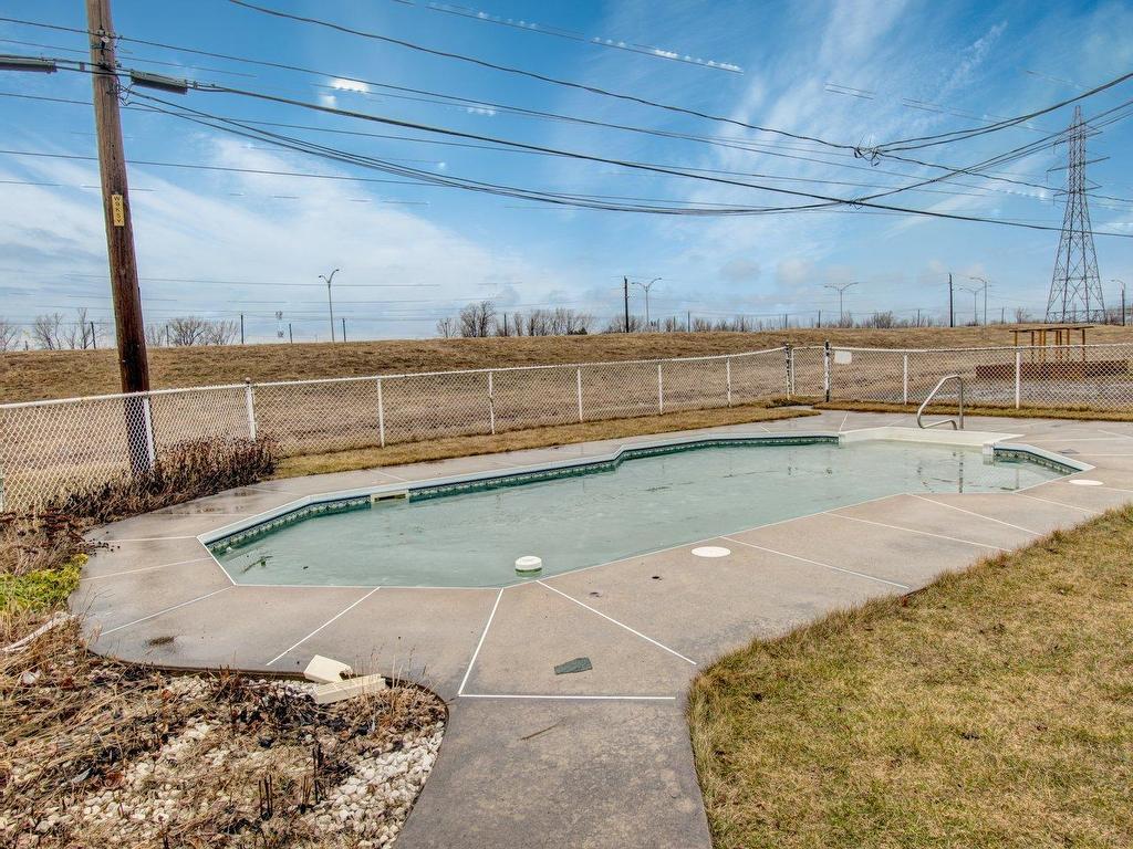 









3033


Rue des Émeraudes

, 202,
Saint-Hubert (Longueuil),




QC
J4T3T7

