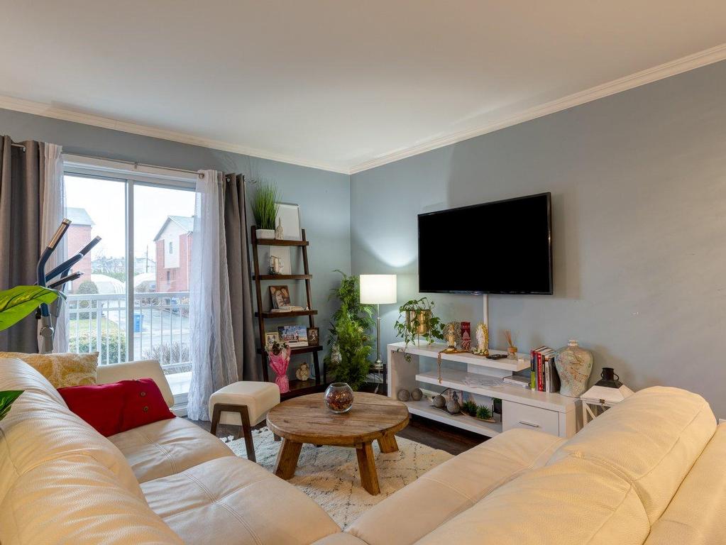 









3033


Rue des Émeraudes

, 202,
Saint-Hubert (Longueuil),




QC
J4T3T7

