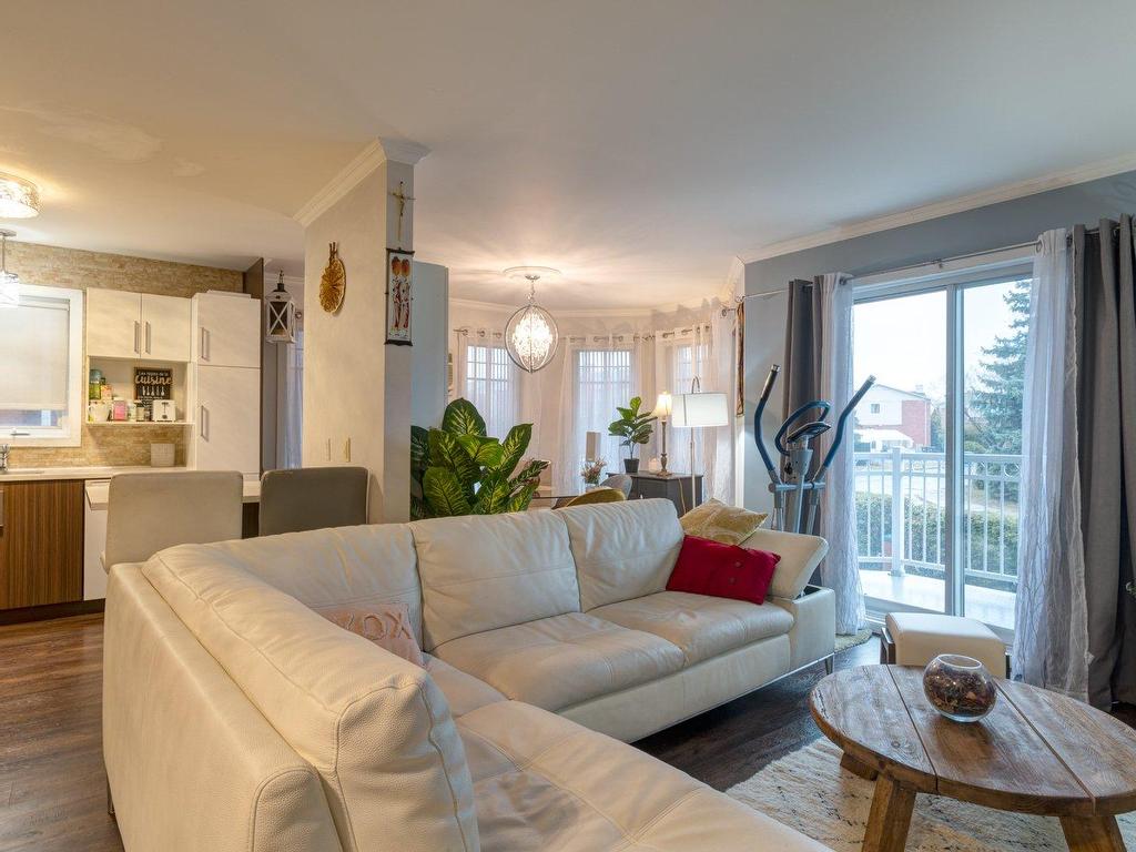 









3033


Rue des Émeraudes

, 202,
Saint-Hubert (Longueuil),




QC
J4T3T7

