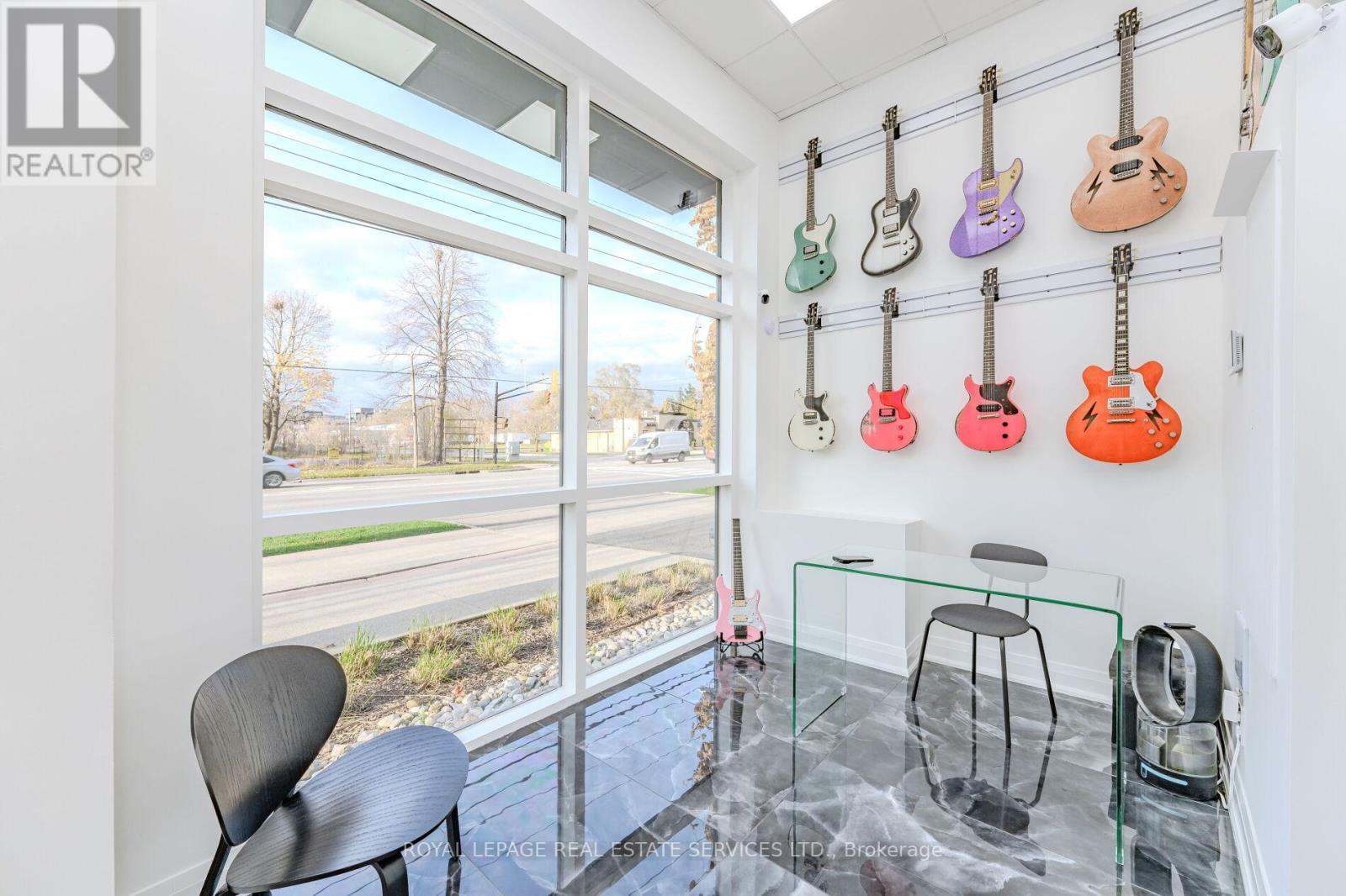 












102 - 34 PLAINS ROAD E

,
Burlington,




Ontario
L7T0B9

