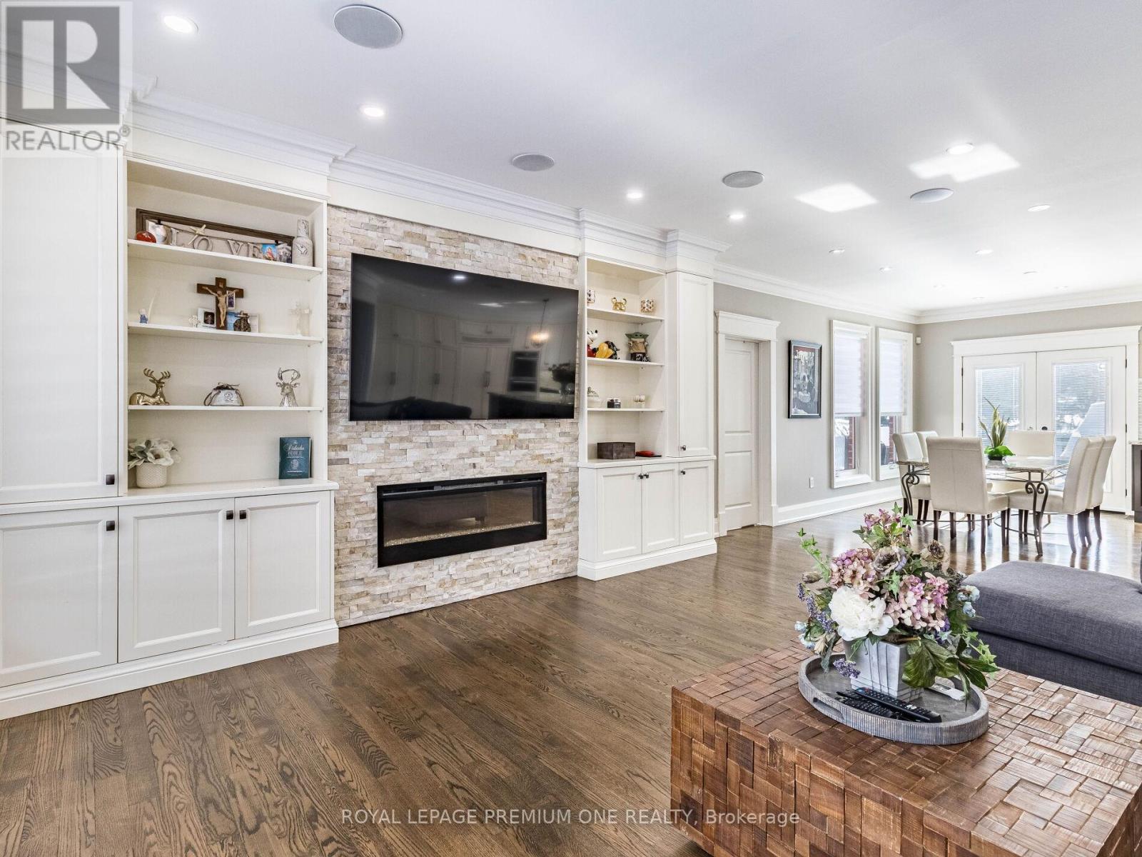 












119 DENNISON STREET

,
King,




Ontario
L7B1B8

