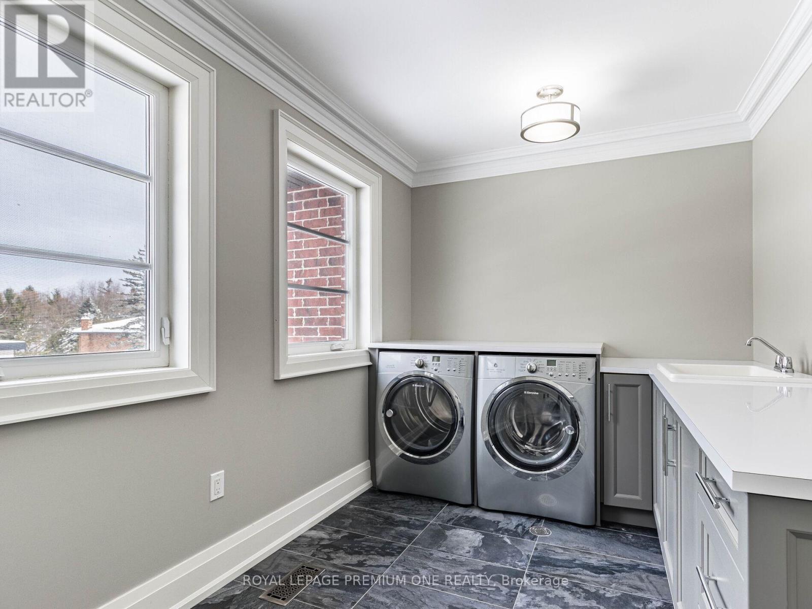












119 DENNISON STREET

,
King,




Ontario
L7B1B8

