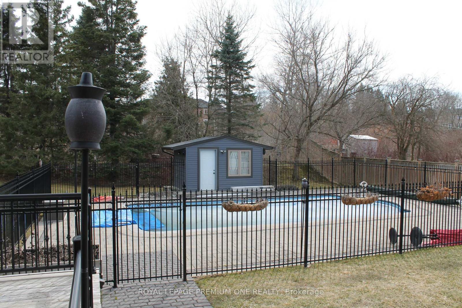 












119 DENNISON STREET

,
King,




Ontario
L7B1B8

