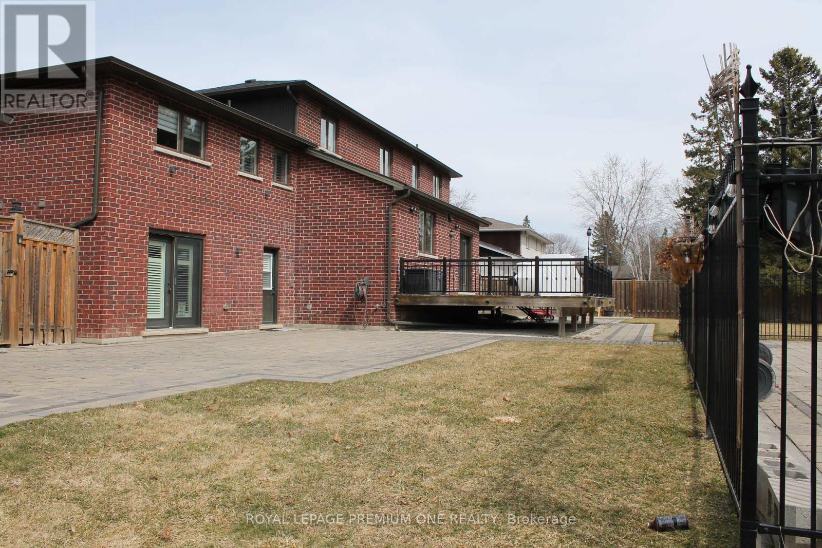 












119 DENNISON STREET

,
King,




Ontario
L7B1B8

