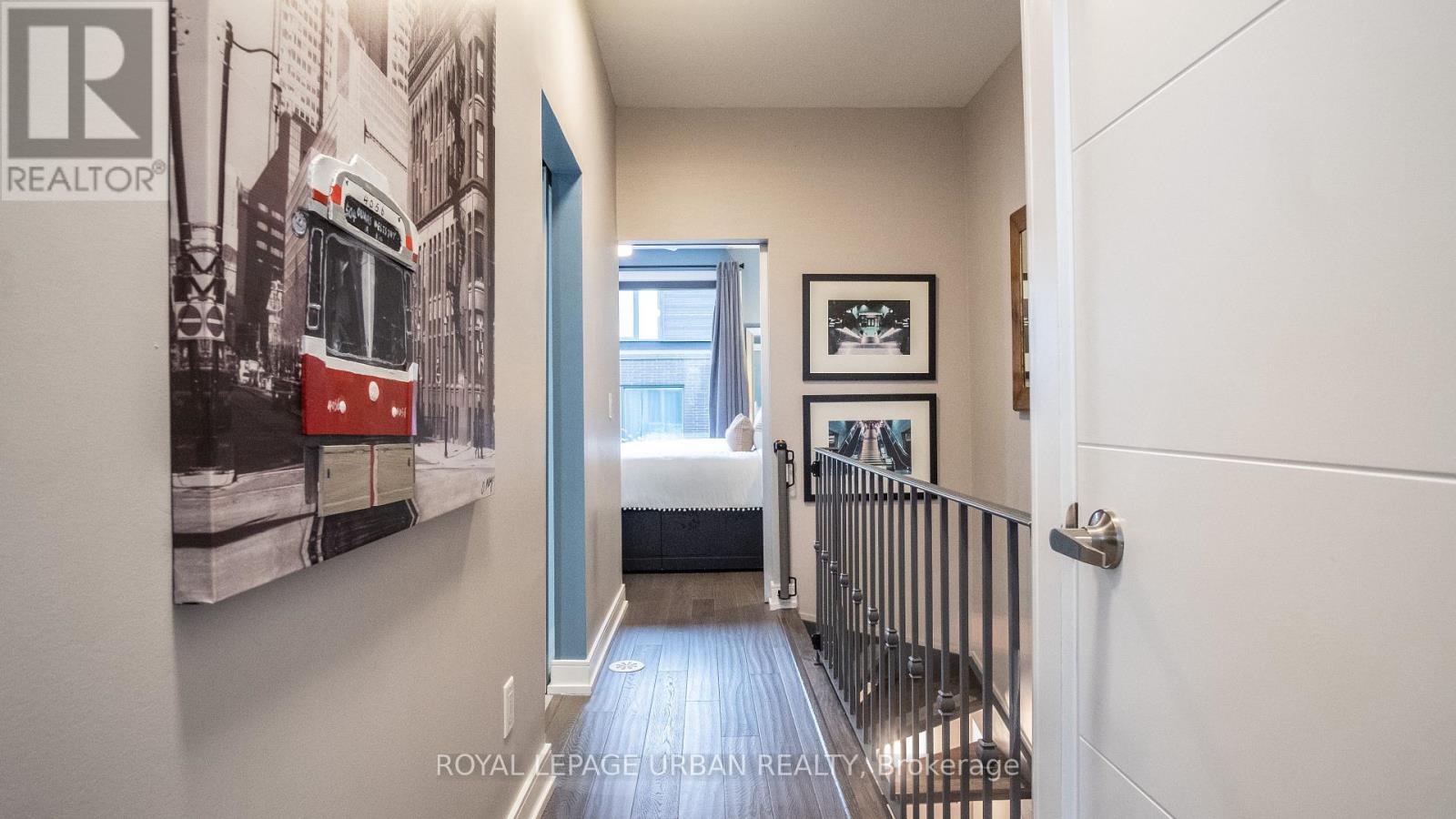 












207A MANNING AVENUE

,
Toronto,




Ontario
M6J2K8

