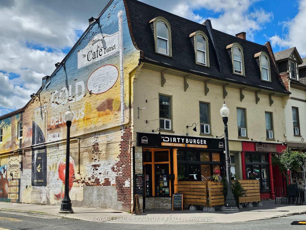 









211


Hunter

Street West,
Peterborough,




ON
K9H 2L1

